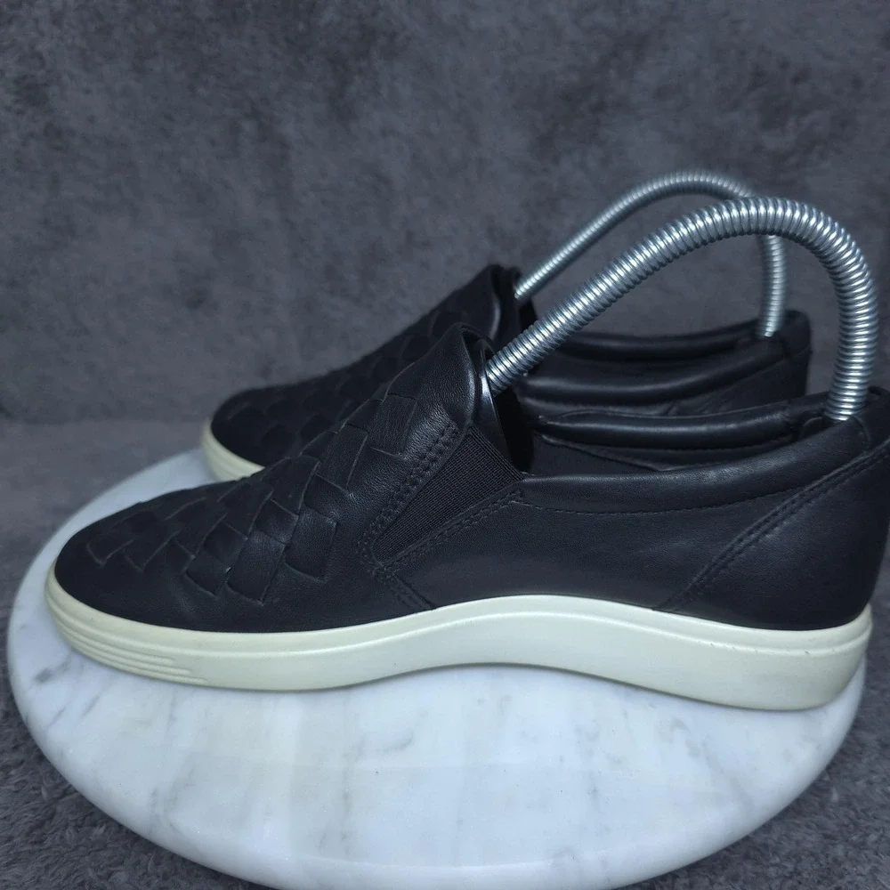 ECCO Shoes Womens Size 5 Black Leather Woven Slip On Casual Comfort 43045301001